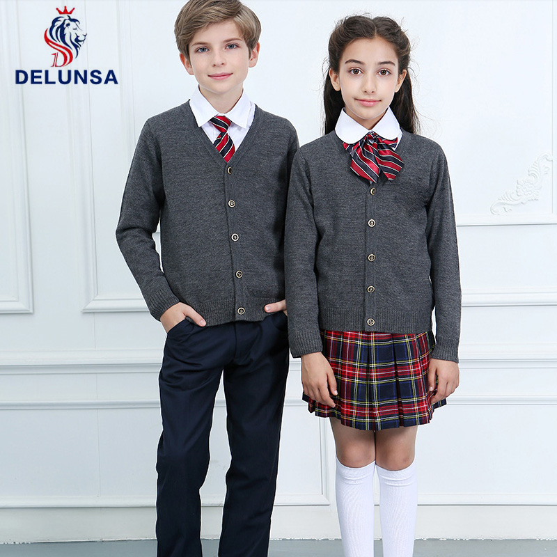 Cárdigan de suéter de uniforme escolar gris oscuro personalizado y falda a cuadros para niñas