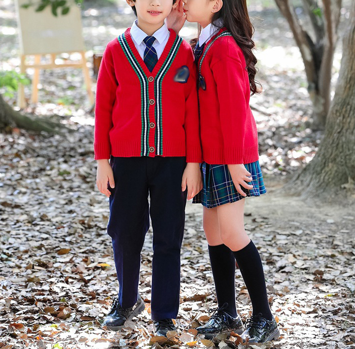 Suéter rojo de manga larga con cuello en V y cuello en V de manga larga de diseño personalizado para escuela primaria de primavera